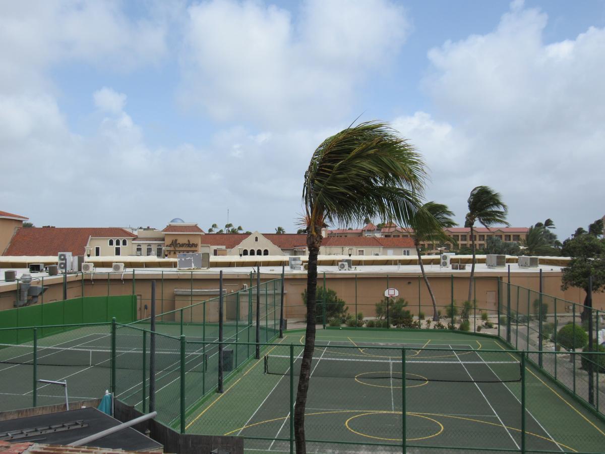 Casa Del Mar Beach Resort Palm Beach Exterior foto
